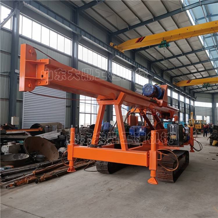 建筑地基引孔机长螺旋打桩机图片20米履带钻孔机可打风化岩