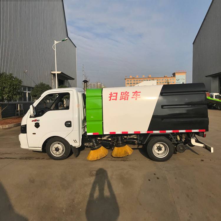 扫路车