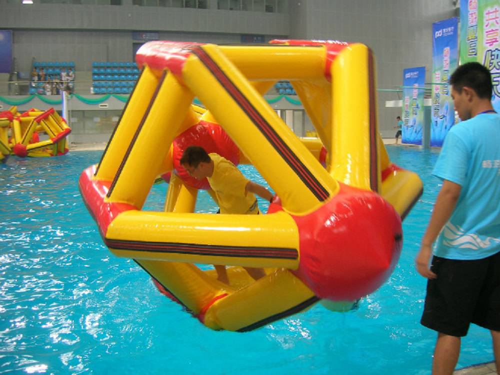 广西室内水上乐园充气跑步机心悦加厚pvc滚筒水上游艺设施图片