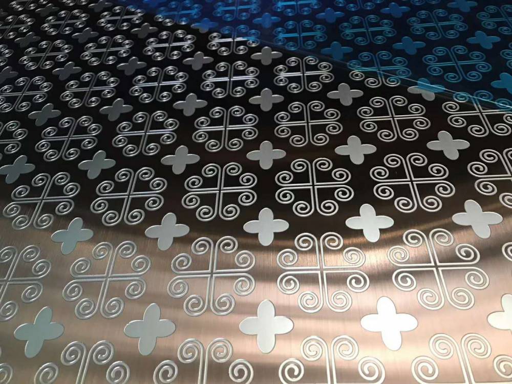 【丽江拉丝蚀刻不锈钢板 不锈钢腐蚀板水镀红铜色价格 佛山不锈钢水镀