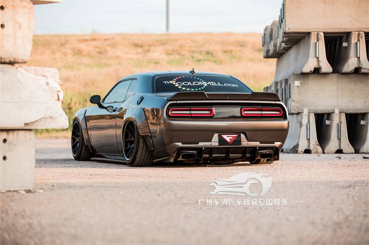 道奇挑战者srt地狱猫改装pd宽体轮眉priordesign大包围前唇后唇