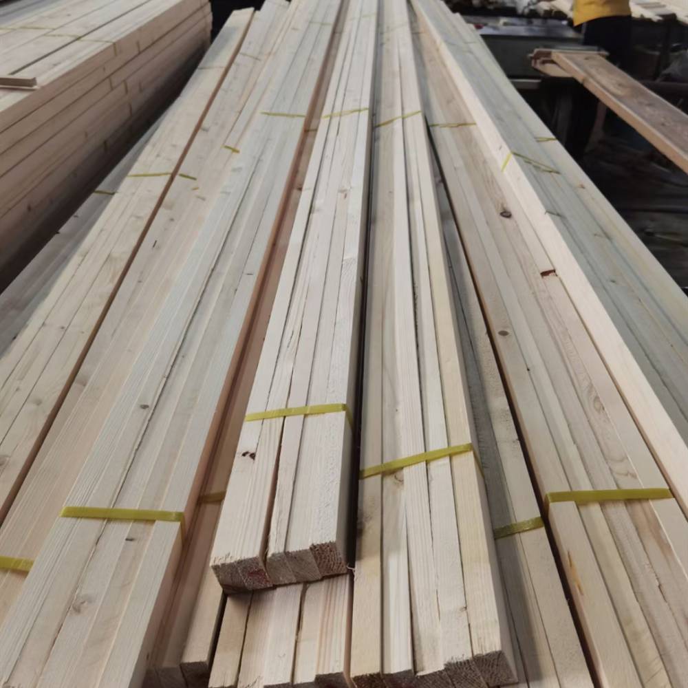 四面见线进口建筑木方河北武安4米樟子松工地支模图片