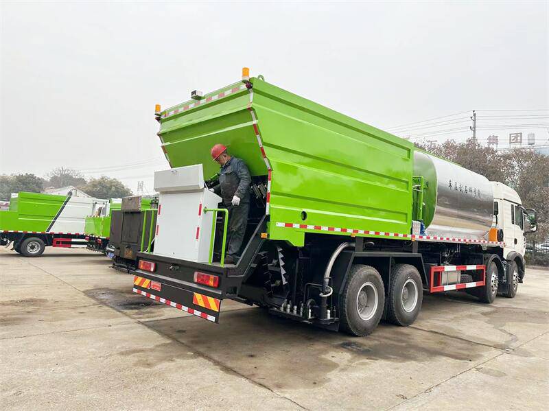 水泥洒布车喷头 洒布图片 山东同步封层车企业