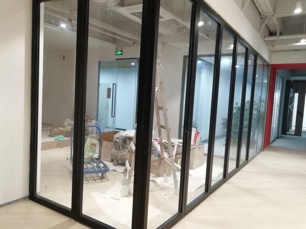 室内折叠式移动隔墙伸缩门赛勒尔85型活动隔断钢化玻璃推拉门定制