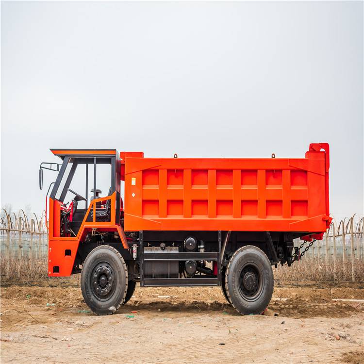 大型六轮自卸车uq25吨湿式制动的矿山车配玉柴6缸发动机