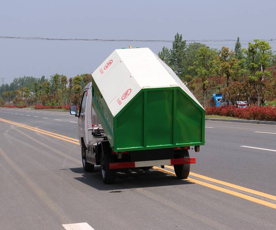 勾臂垃圾车