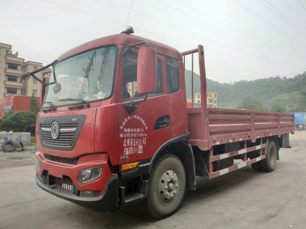 东风新天锦kr平板180马力68米货车那里有销售汇腾二网现车4s店