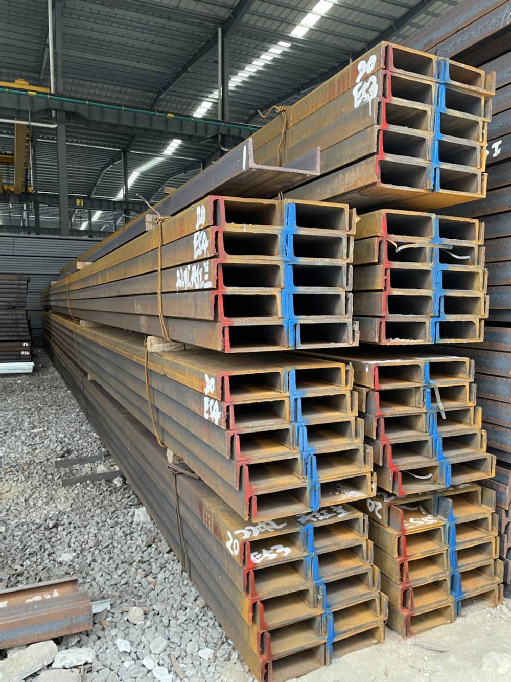 清远幕墙工程镀锌槽钢价格u型钢每支批发价槽钢可喷漆加工图片