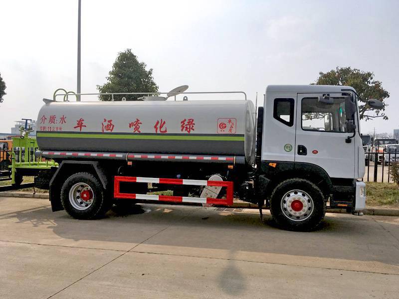 洒水车