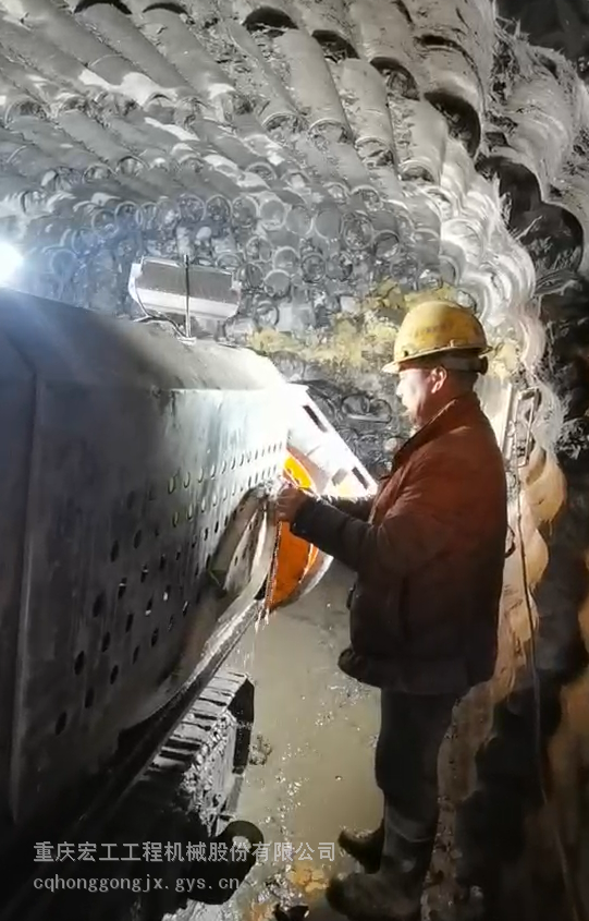 履带隧道钻机,矿山开采，隧道机械开挖机械，隧道用水平定向钻机 平行工程水磨钻，静液压