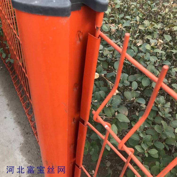 富宝丝网高速公路铁丝网绿色铁丝网厂家供应