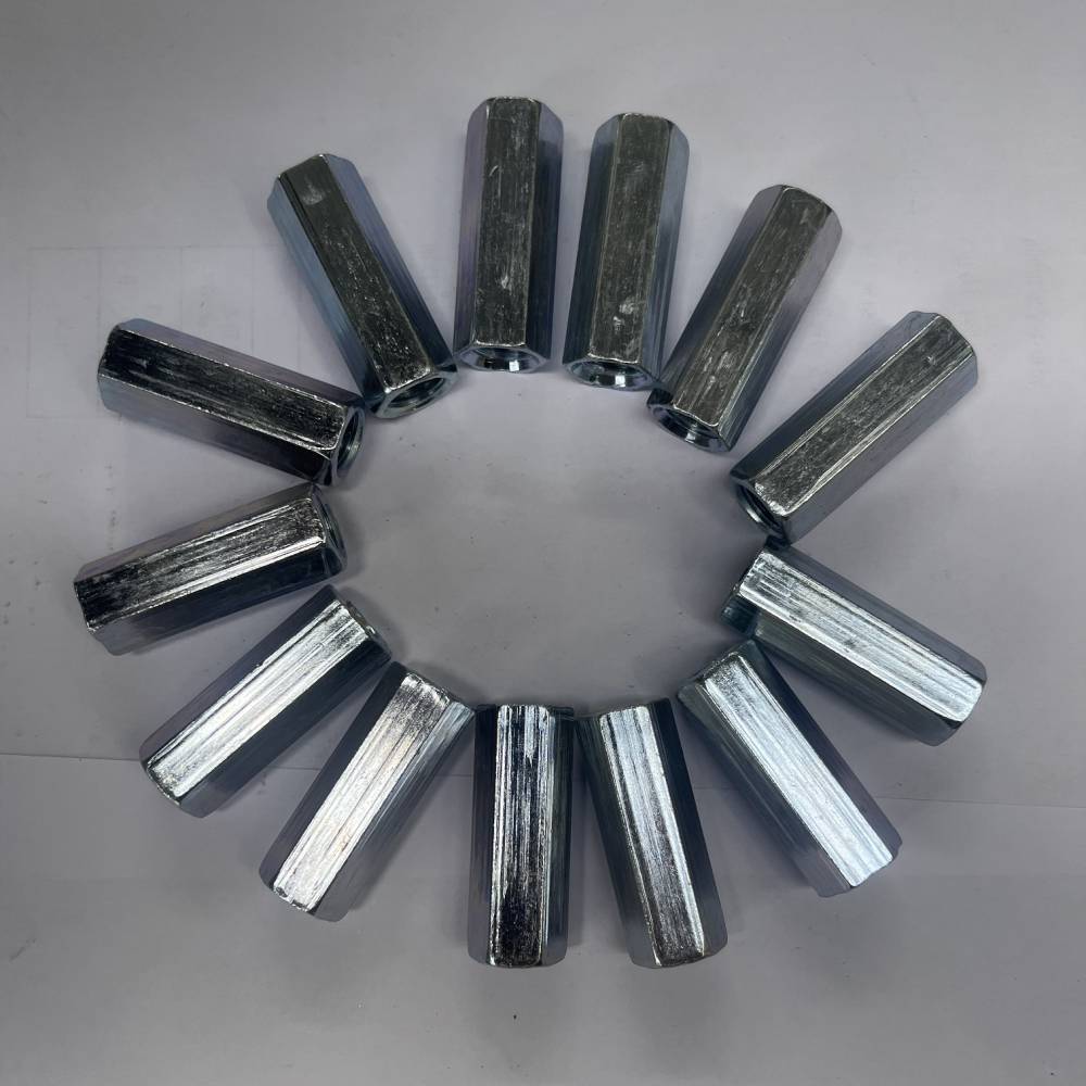 出售光伏支架挂钩它们可以直接固定在太阳能板上并用于将其与光伏支架