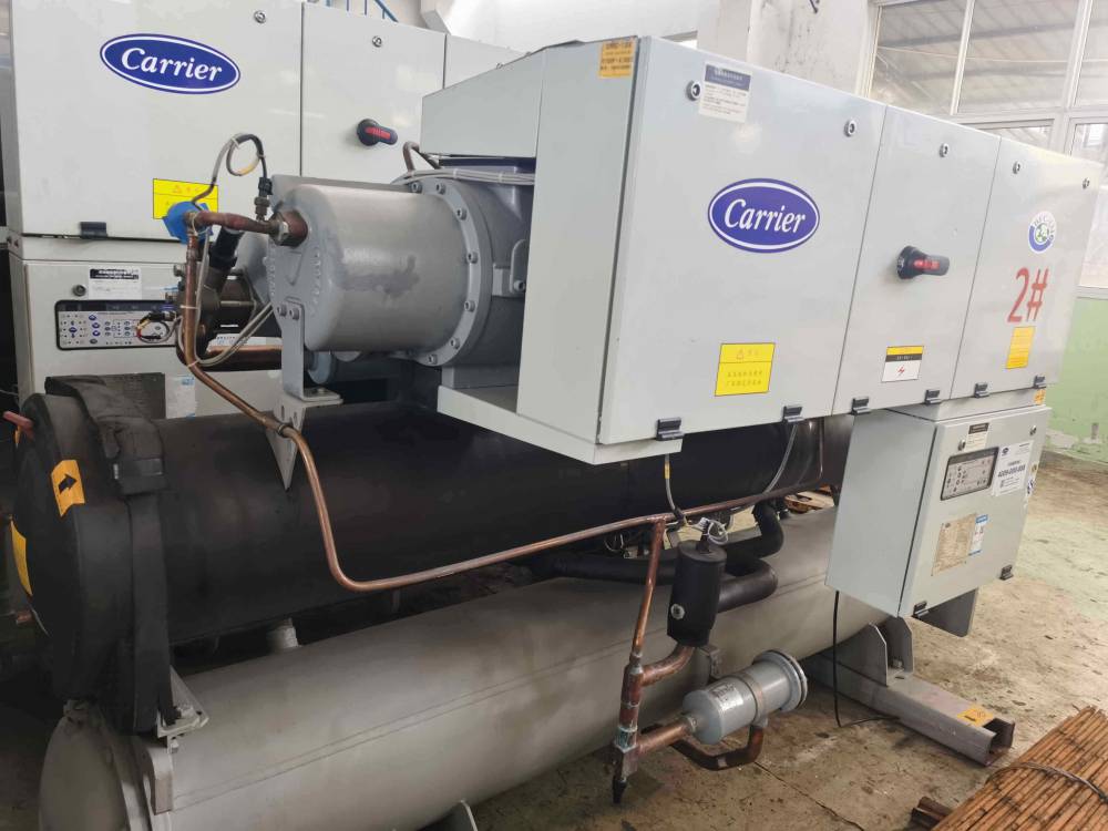 转让二手工作977小时开利中央空调开利螺杆式水冷冷水机组124万大卡