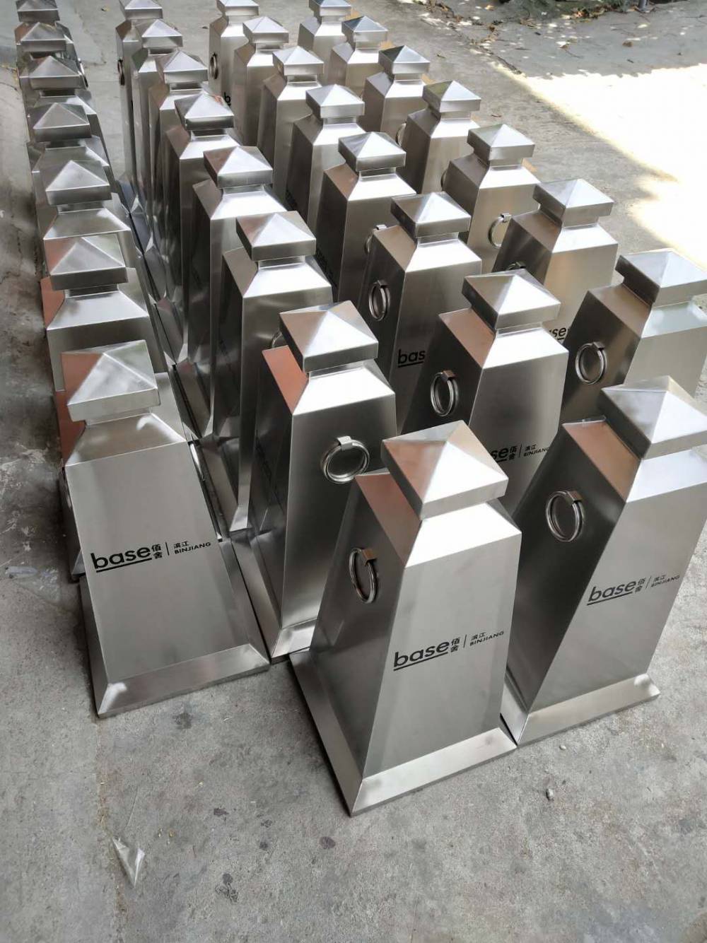 不锈钢路锥路障雪糕桶道路隔离警示墩占车位立柱物业停车位反光锥