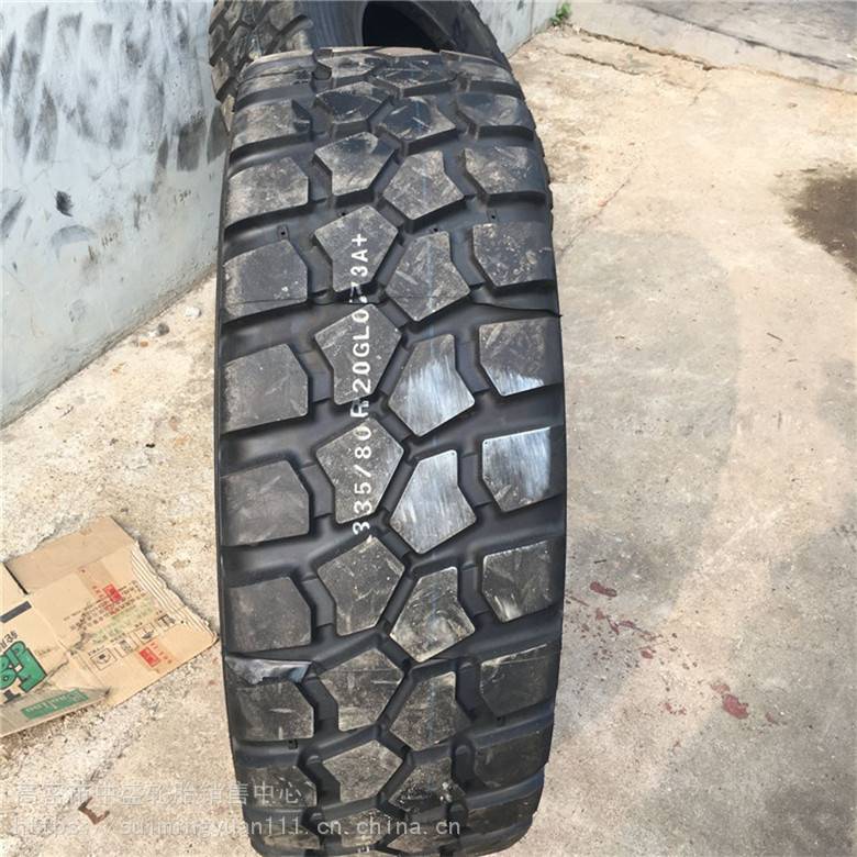 装甲车特警车轮胎33580r2030533536580r20真图片