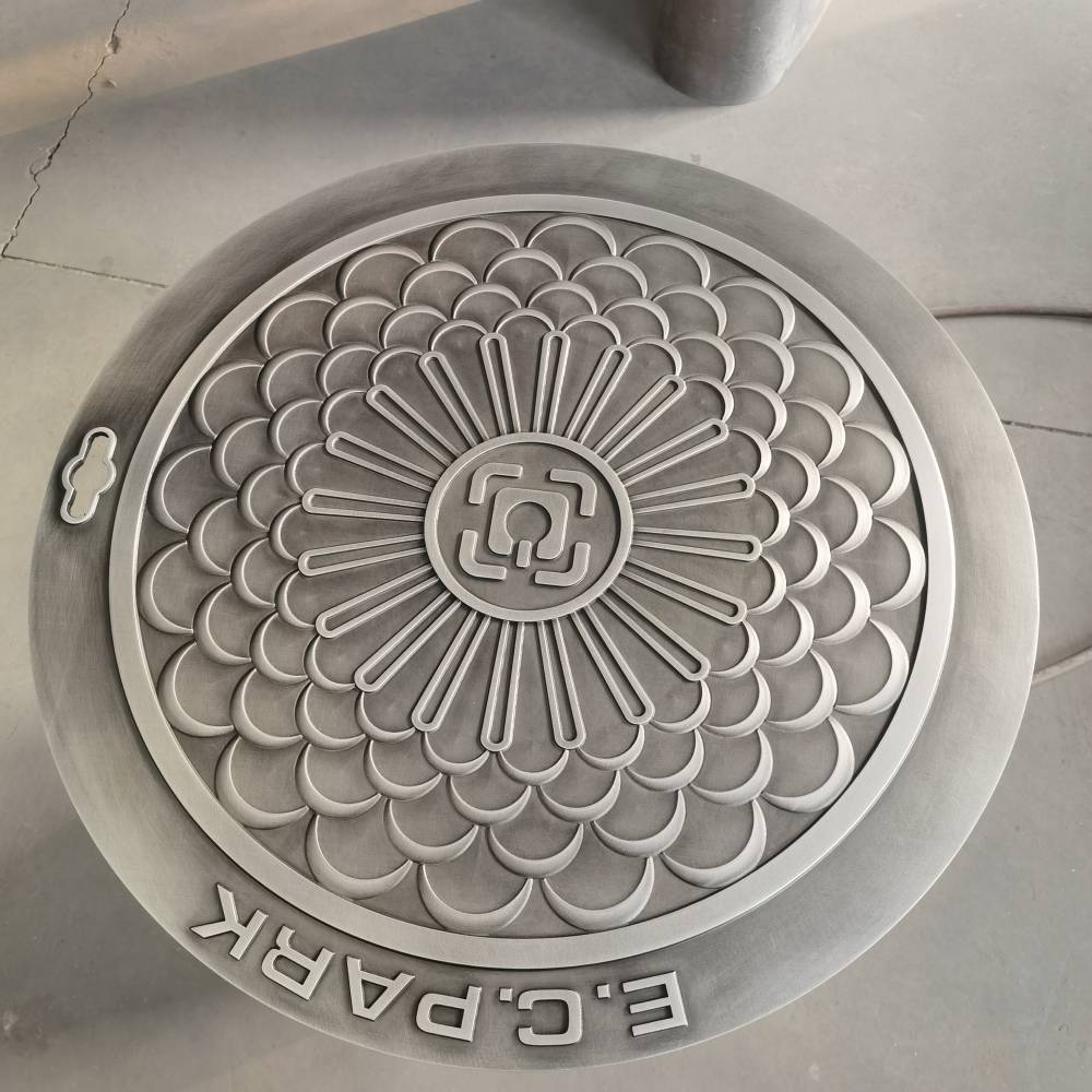 别墅井盖多彩色浮雕井盖纯铜艺术井盖装饰井盖图片