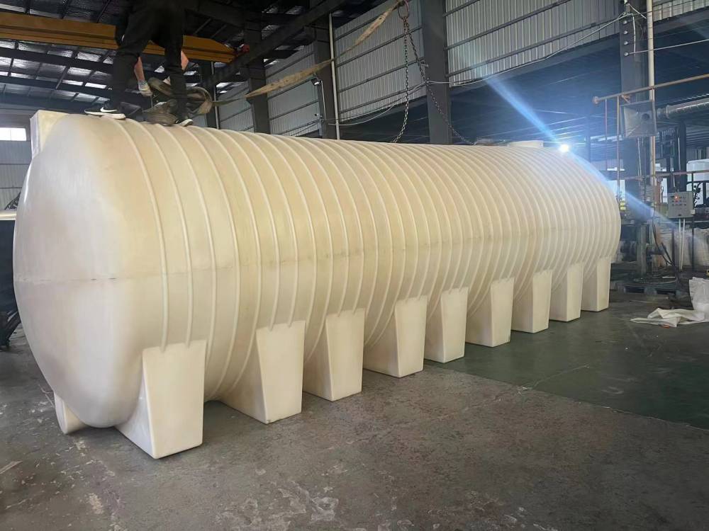 35吨PE聚乙烯化工储槽 35立方卧式塑料储罐 一体成型耐酸碱盐酸桶