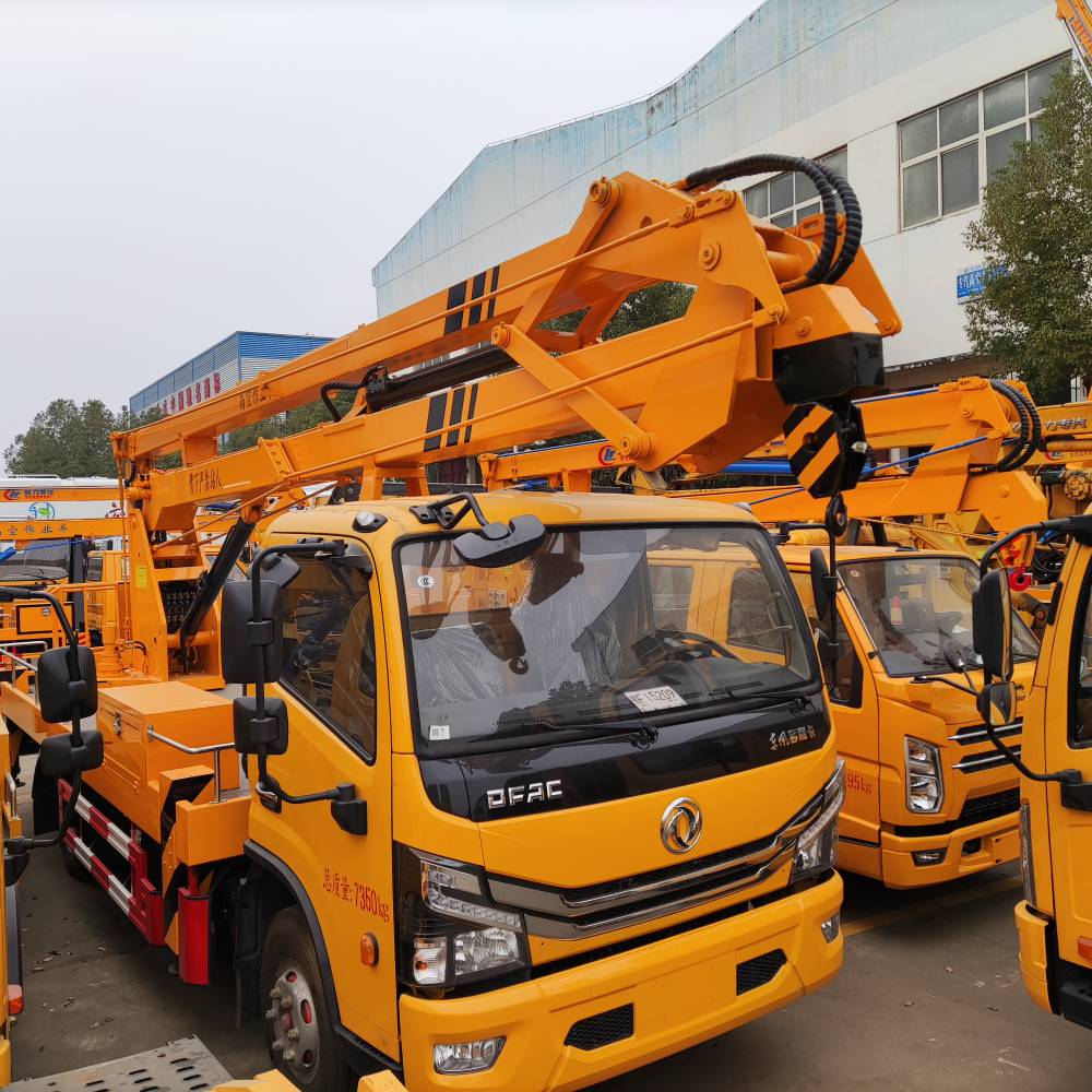 东风曲臂路灯车18米升降工程车折臂高空作业车朝柴165马力