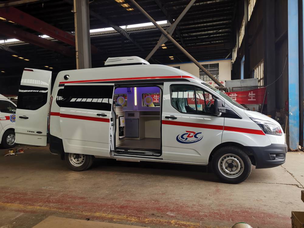 福特移动核酸检测车咽拭子取样车医疗流动式服务车