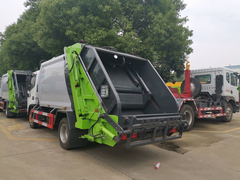 福龙马牌flm5180zfjdf6型压缩垃圾车