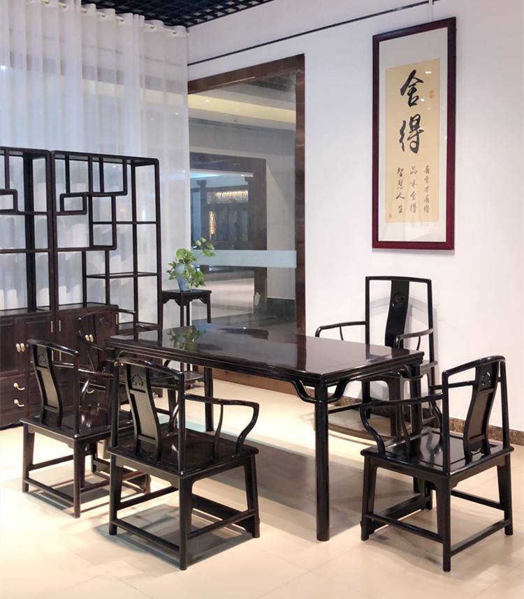 王世襄款罗锅枨画案 扇面南宫椅 紫光檀组合茶台椅