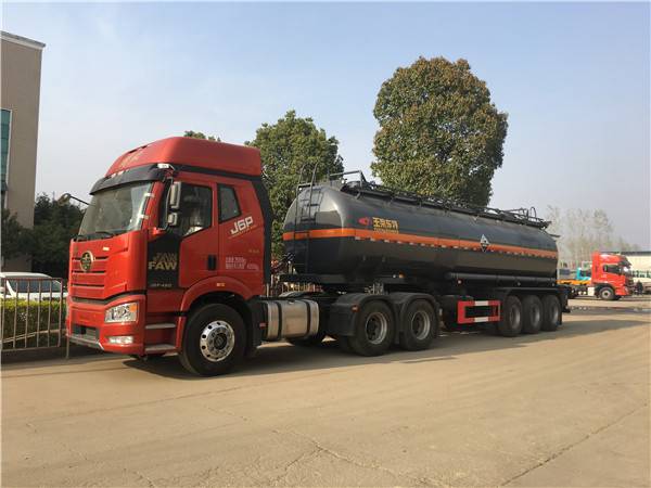 玉柴东特292方8类腐蚀液体氨水运输新复合槽罐半挂车