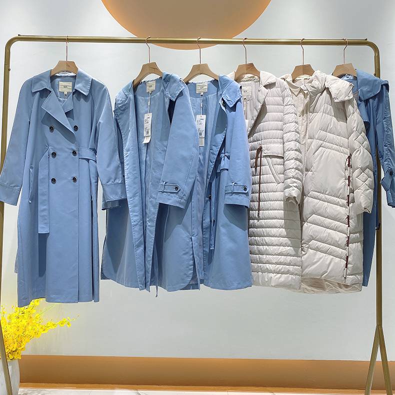 哥邦女装品牌折扣羽绒服颗粒绒休闲直播地摊服装批发市场四川攀枝花**