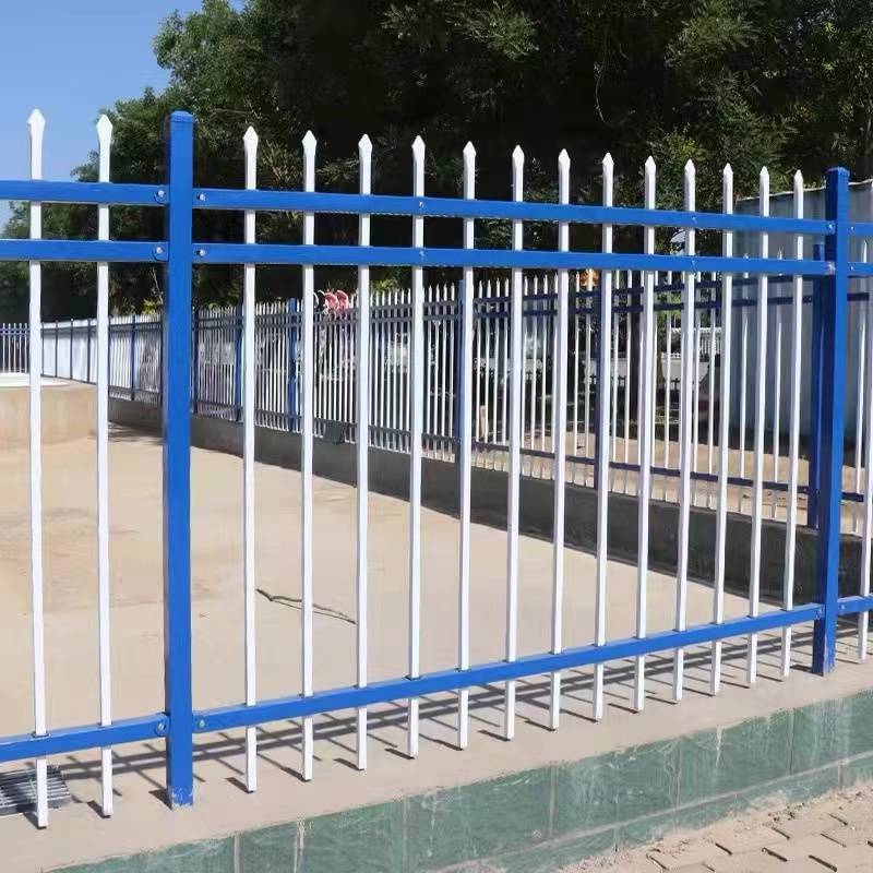 【学校防爬隔离围墙栏杆 别墅小区铁艺栅栏 教育园区喷塑围栏】价格_
