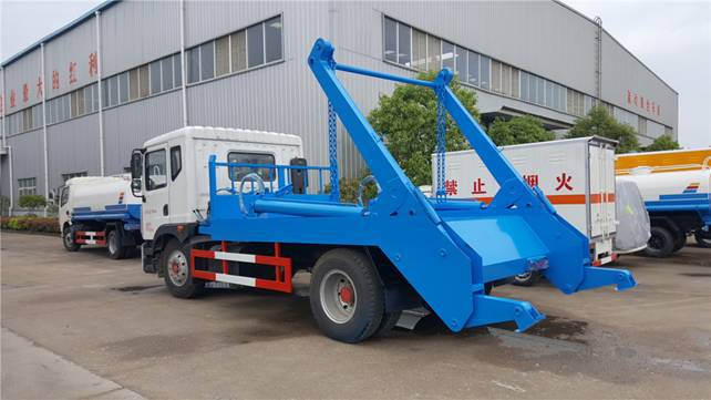 赤峰市吊臂垃圾车销售东风利卡d9多摆臂式垃圾车8至12方摆臂垃圾车