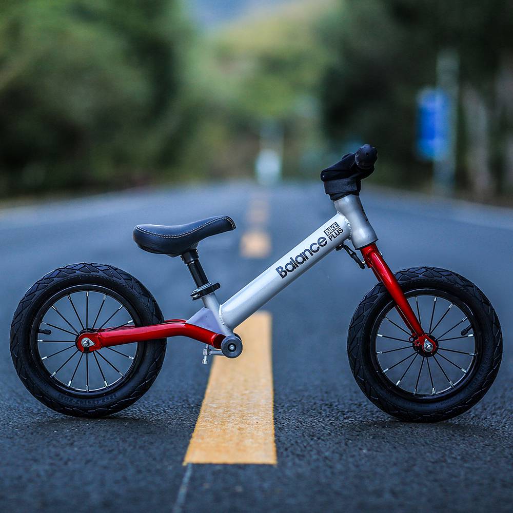 碳钢产品特性平衡车颜色蓝色进入店铺立即询价供货总量1000辆发货期限