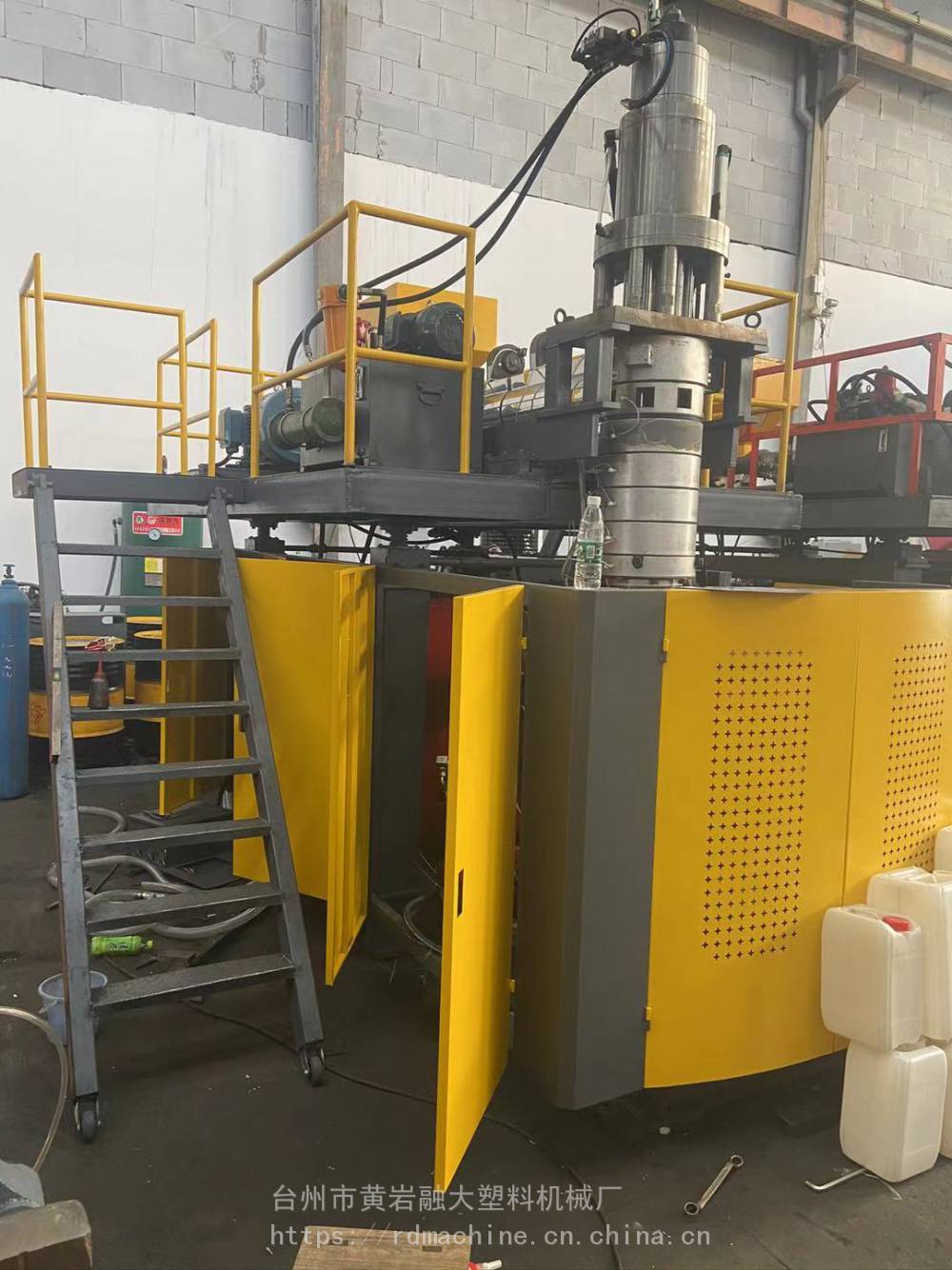 供应20l尿素桶液压吹塑机尿素桶半自动中空吹塑机80液压吹塑机