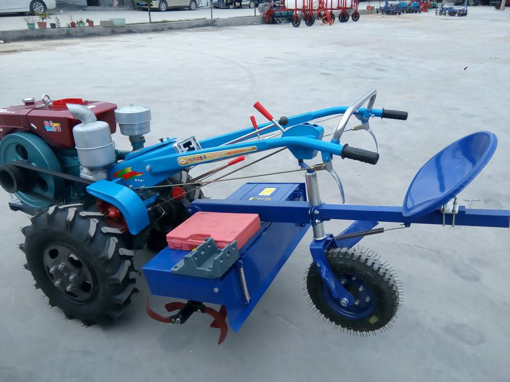 手扶旋耕机