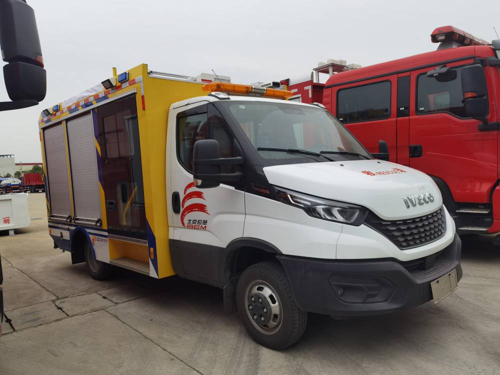 依维柯应急救援车多功能卫生应急救援车