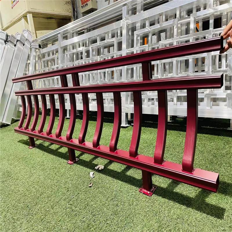 长廊铝靠背栏杆铝合金护栏方管焊接美人靠成型效果