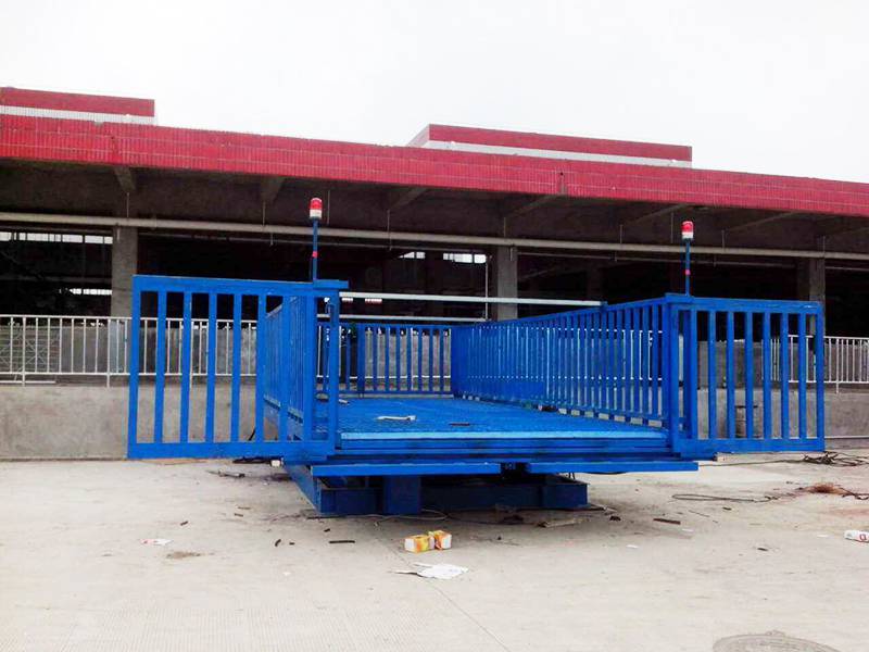 移动卸猪台养殖屠宰场上猪台电动液压赶猪羊鸭通道固定剪叉升降台