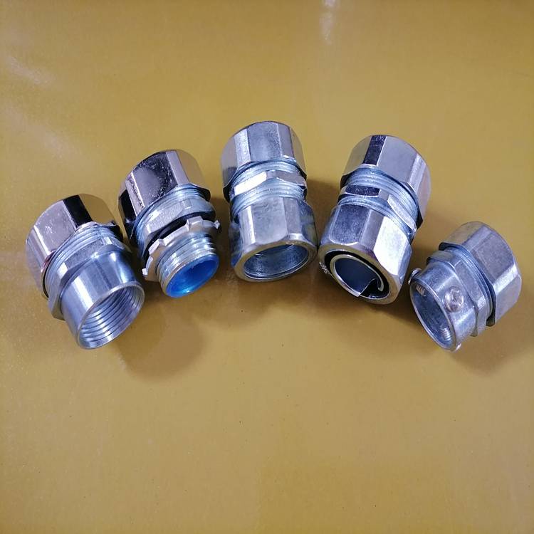 包塑穿线软管接头dpj端式电缆保护管接头dn25三柱型自固型管接
