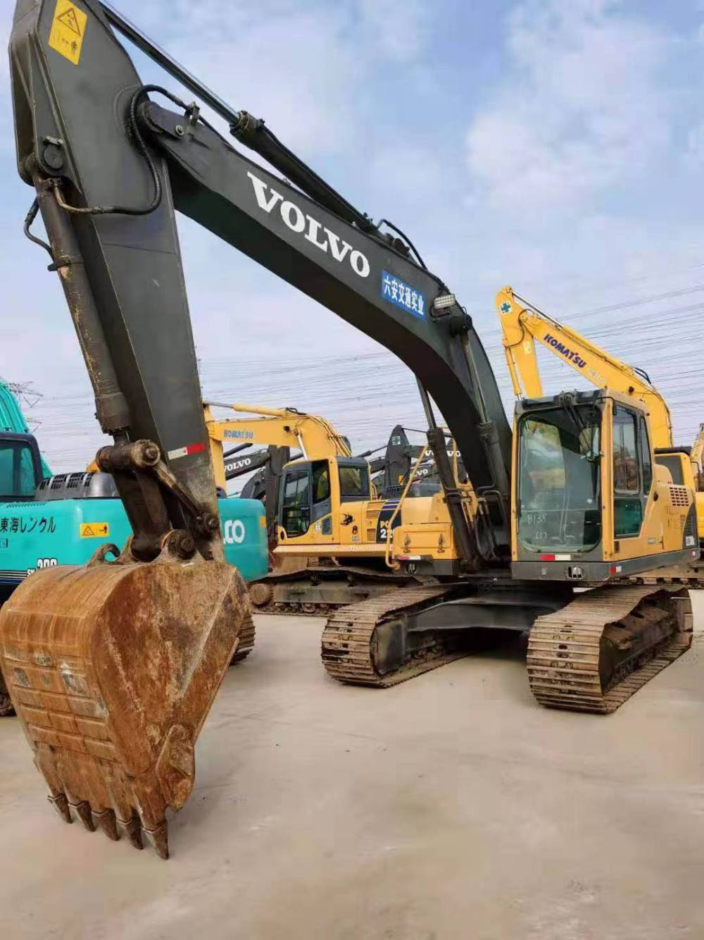 青海西宁二手挖掘机批发沃尔沃ec210blc价格从优