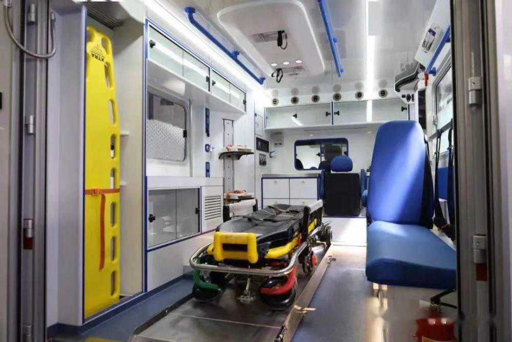 国六依维柯方舱救护车移动5g脑卒中救护车