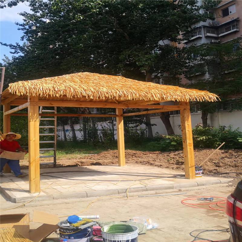 重庆茅草长廊厂家定制仿真茅草长廊防腐木茅草长廊茅草长廊可用于景区