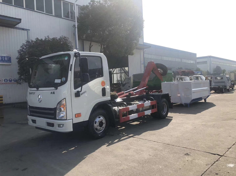 拉臂垃圾车