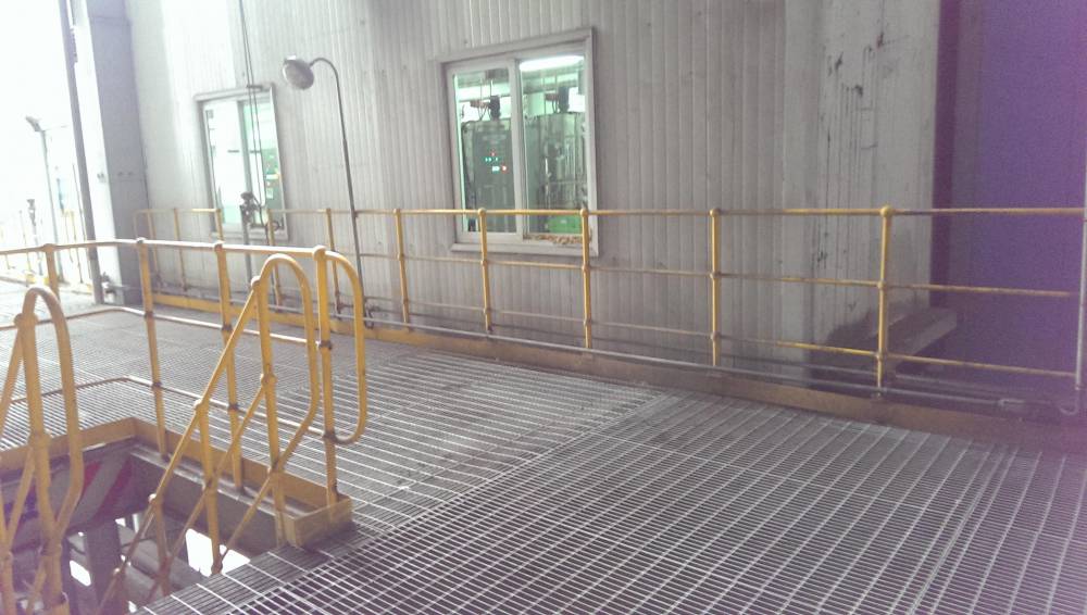 三球接立柱栏杆扬州电厂球型立柱围栏热浸锌球形立柱河北邦创