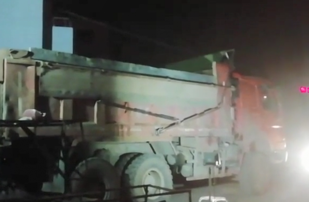 自卸车自动篷布弯杆卷棚