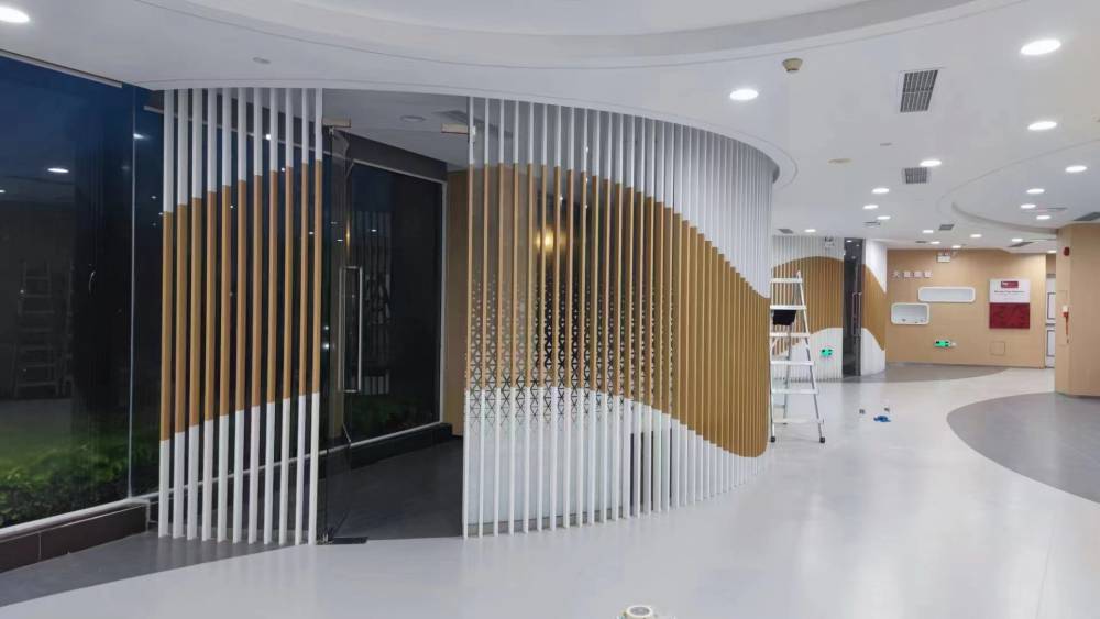 外墙木纹铝方通热转印仿木纹铝管背景墙装饰