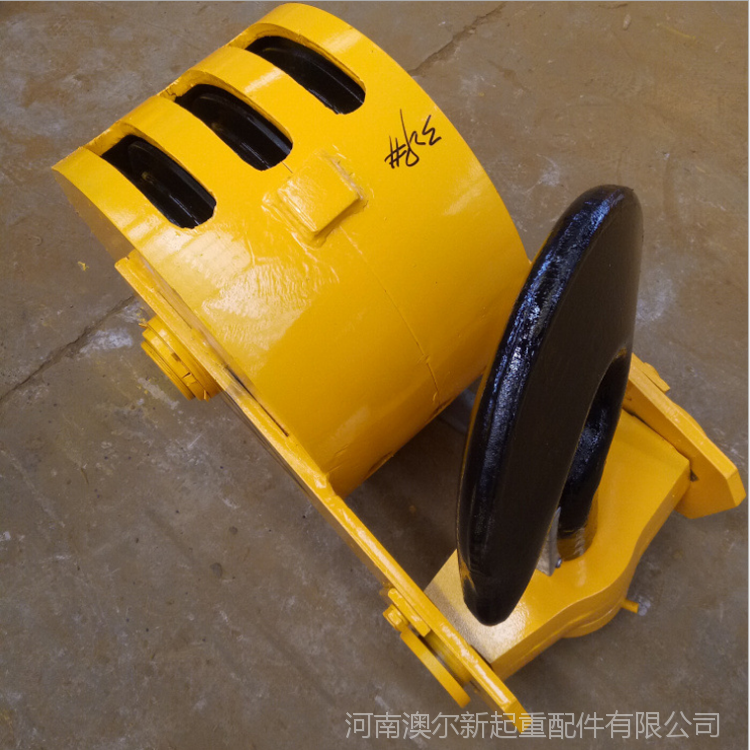 板钩衬套磨损达原尺寸的50%时,应报废衬套;危险断面或吊钩颈部产生