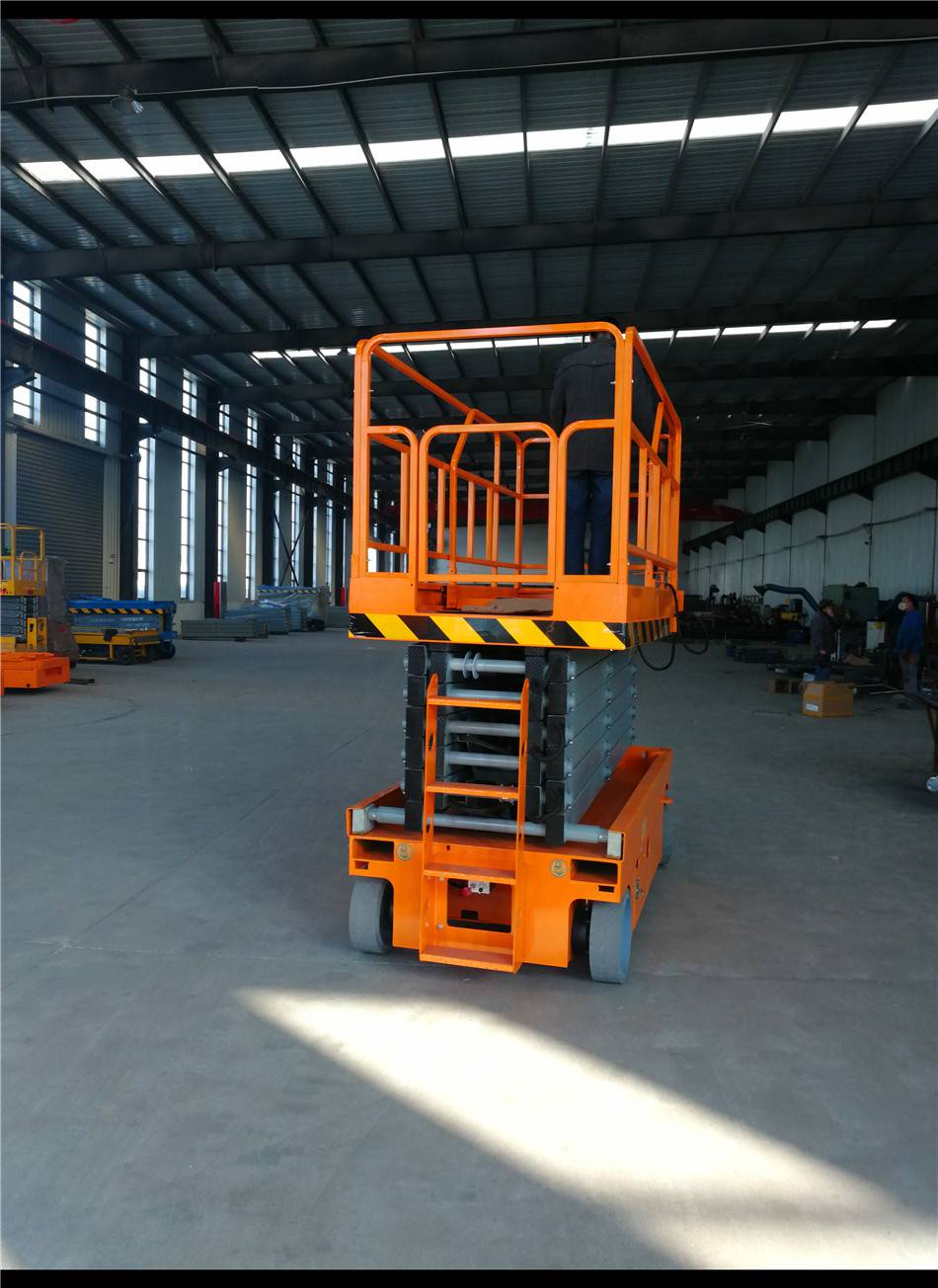 高空自行走液压升降机玲雨机械制造升降机液压高空自行走升降机