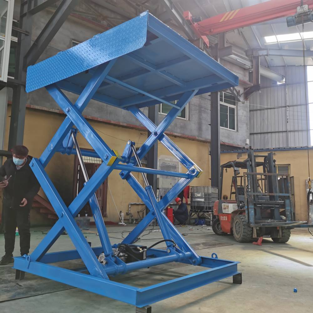 淄博国内导轨式升降机哪家好工业载货升降机电动升降货梯2020报价