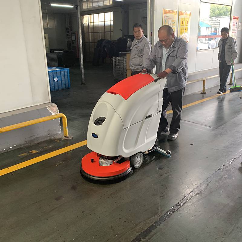 宜兴工厂地面洗地机工业用洗地机优尼斯手推自动洗地机免费配送