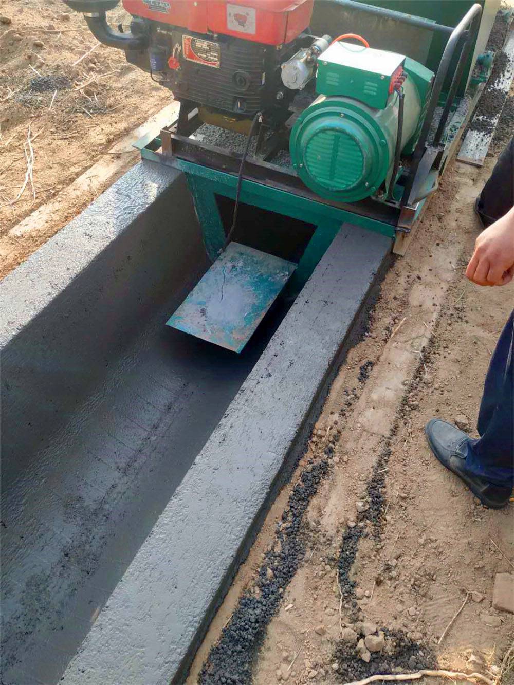 u型渠道预制成型机矩形沟渠成型一体机混凝土v型排水沟成形设备