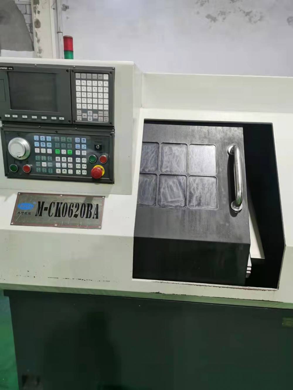 处理二手深圳木村mck0620ba数控斜身车二手深圳数控车二手斜轨车图片