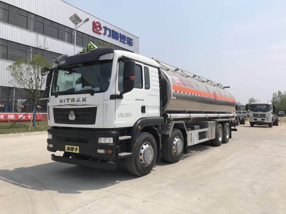汕德卡油罐车 汕德卡油罐车